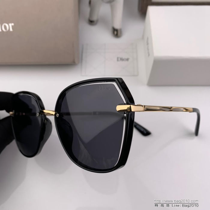DIOR-迪奧 2019新款 迪奧網紅同款 寶麗來樹脂偏光鏡片 時尚百搭 女款太陽鏡 2953  lly1657